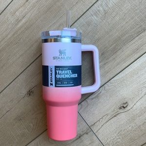 Stanley Quencher **Limited Edition** Coral Ombré from Target!!